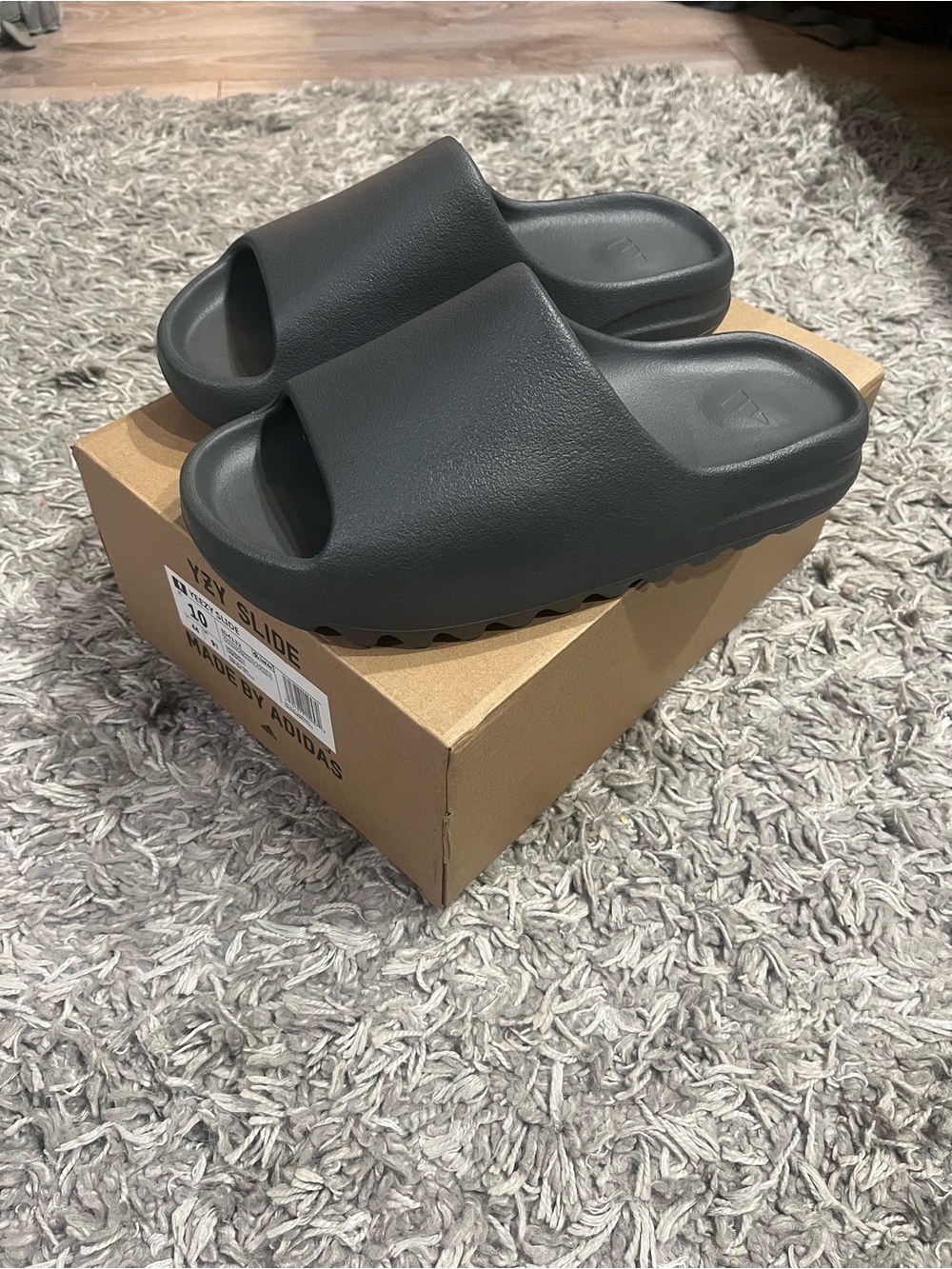 Yeezy slide size 10 granite